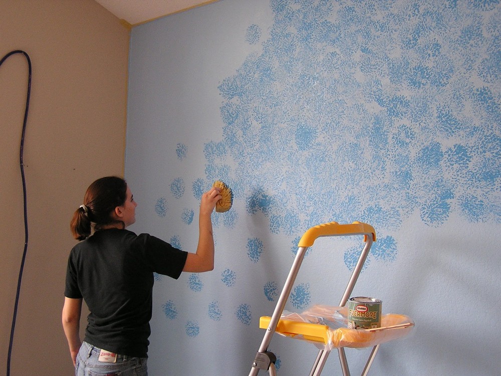 Применение декоративной краски для стен