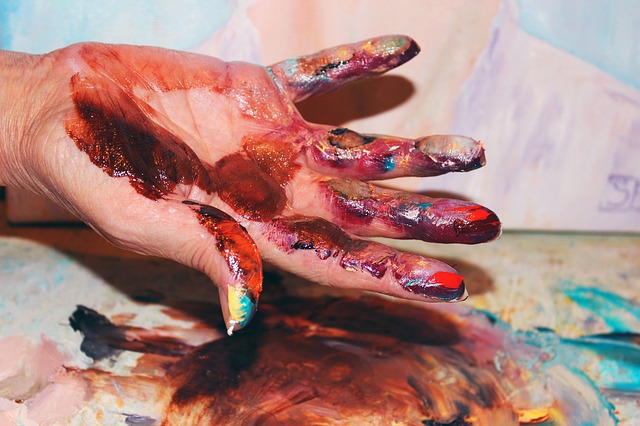 Как вымыть руки от краски