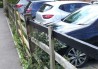 Родителей предупреждают об антивандальной краске на заборе между парковкой мельтонского паба и дорогой в парк